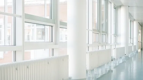 Alençon : Olivier Véran annonce la construction d’un nouvel hôpital 